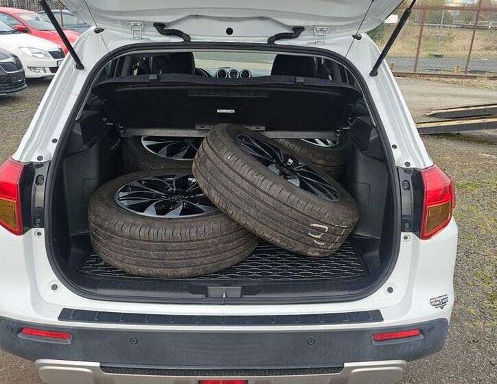 Suzuki Vitara SUV / Terénní 1,6 l 88 kw