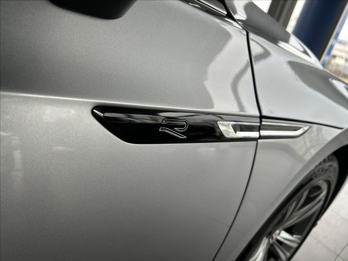 Volkswagen Arteon Kombi 2,0 l 147 kw