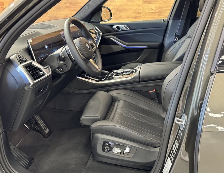 BMW X5 SUV / Terénní 3,0 l 250 kw