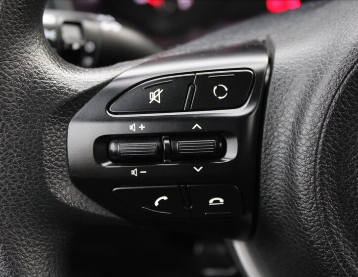 KIA Rio Hatchback 1,2 l 61 kw