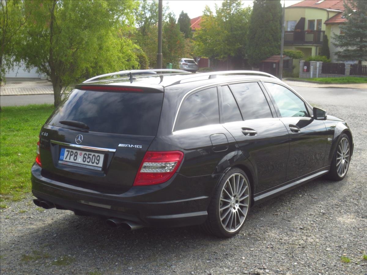 Mercedes-Benz Třídy C Kombi 6,2 l 336 kw
