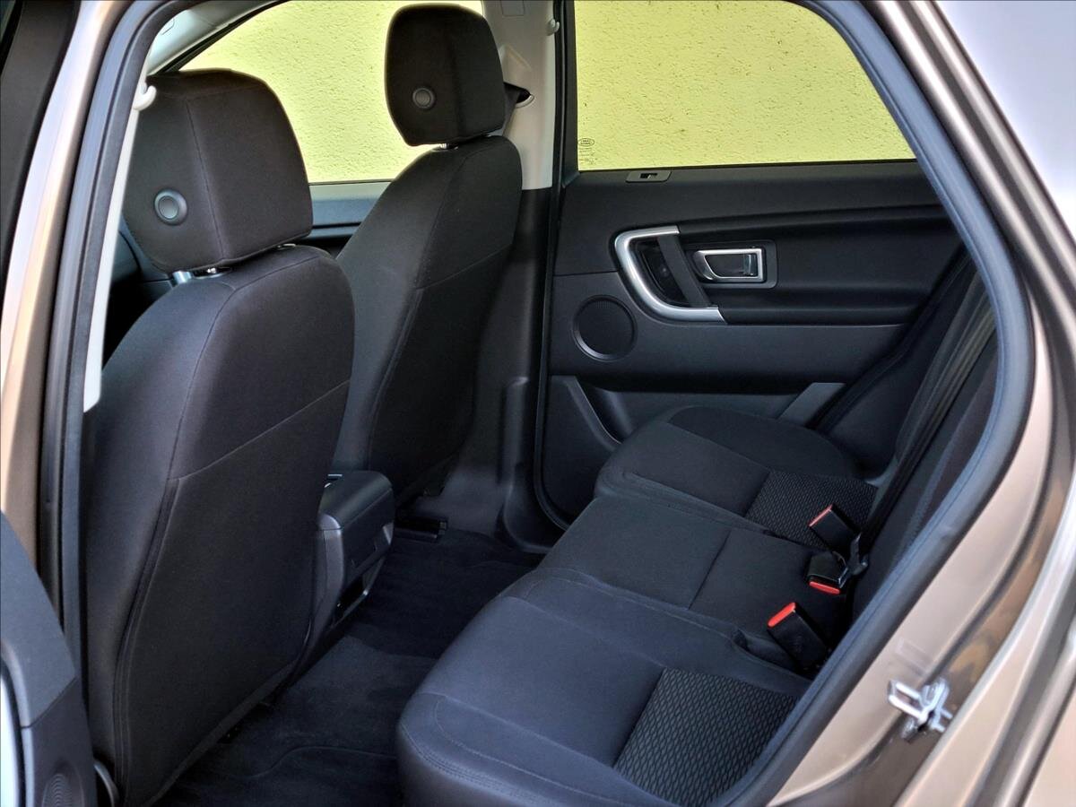 Land Rover Discovery Sport SUV / Terénní 2,0 l 110 kw
