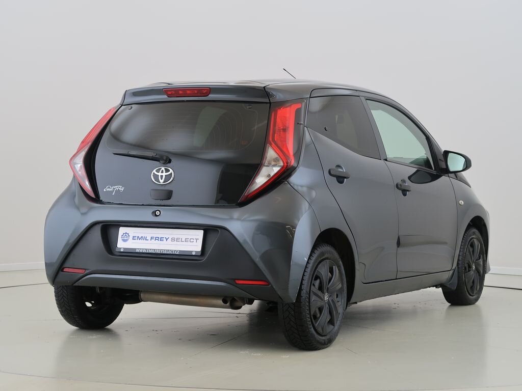 Toyota Aygo Hatchback 998,0 53 kw