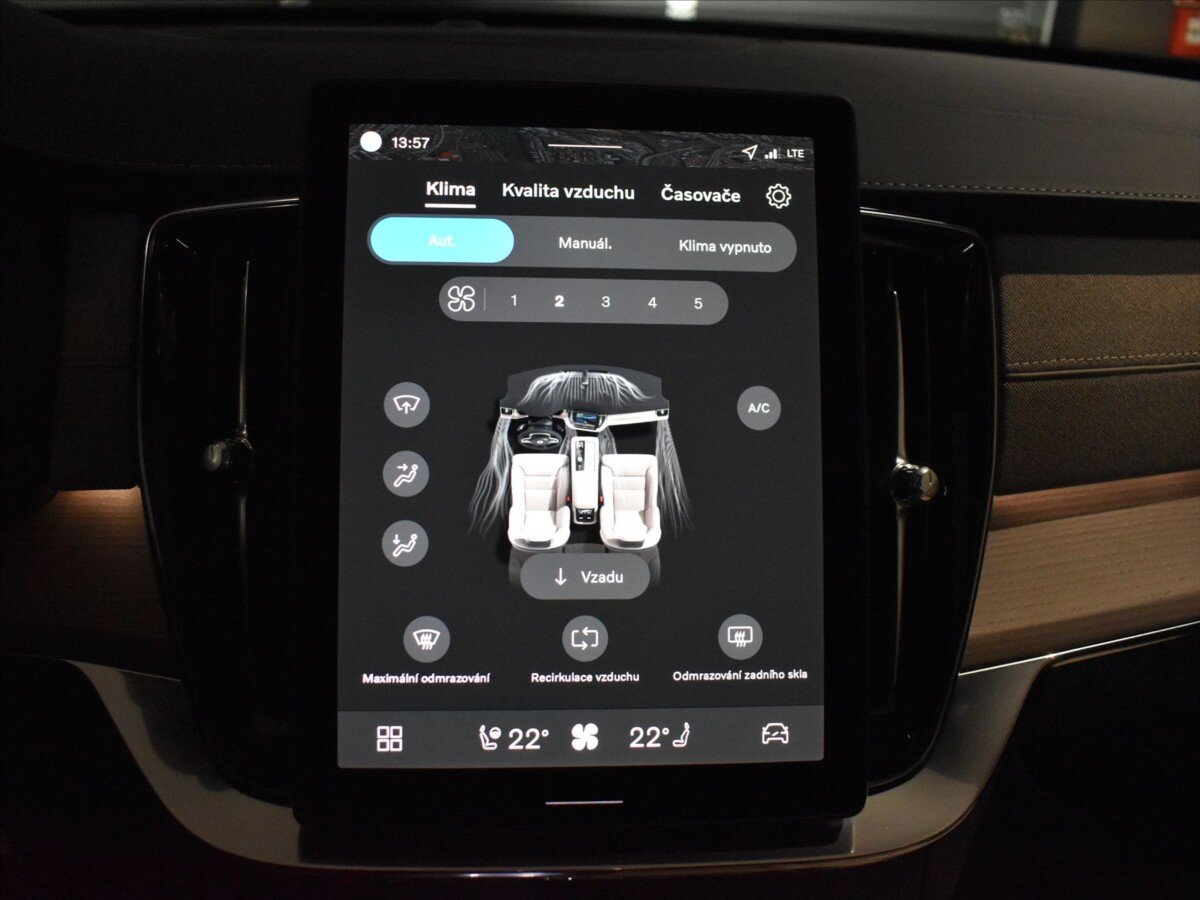 Volvo XC90 SUV / Terénní 2,0 l 228 kw