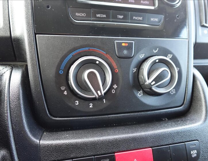 Opel Movano Valník 2,2 l 121 kw