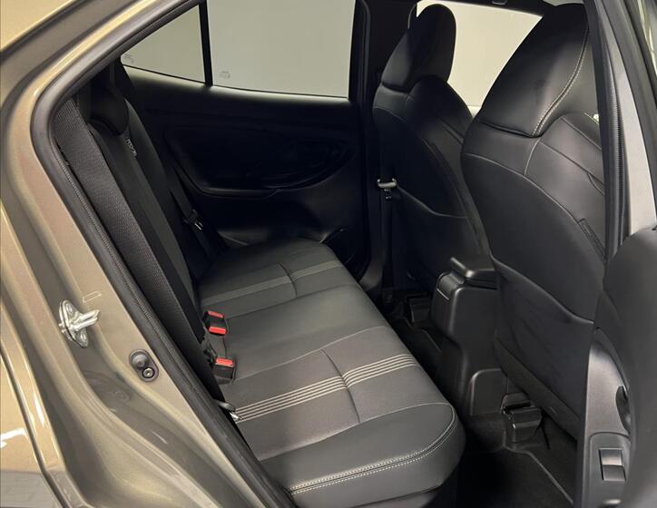 Toyota Yaris Cross 13