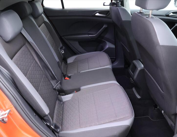 Volkswagen T-Cross 12