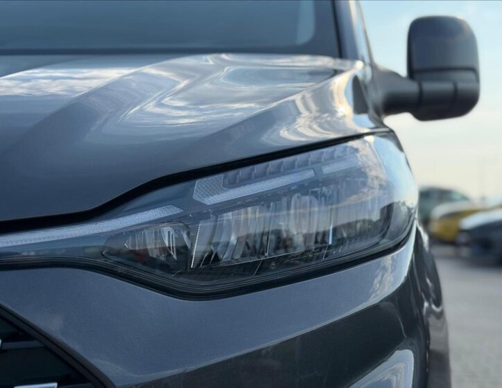 Ford Tourneo Custom Kombi 2,0 l 125 kw