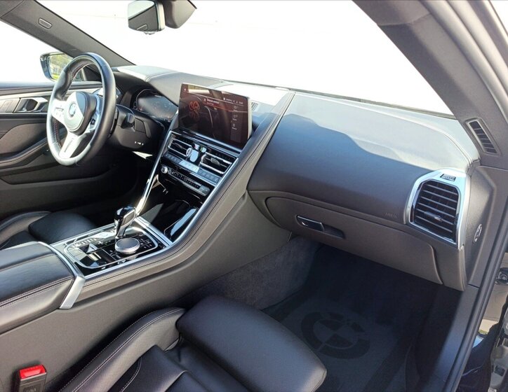 BMW Řada 8 Kupé 4,4 l 390 kw
