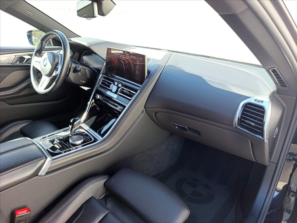 BMW Řada 8 Kupé 4,4 l 390 kw