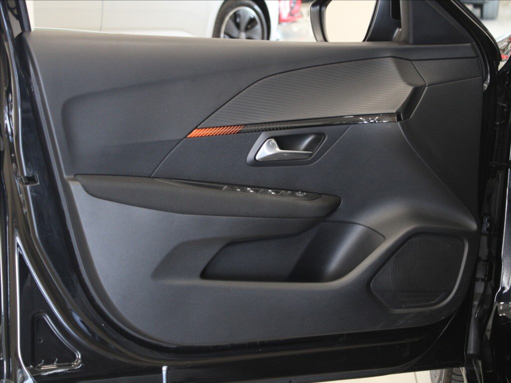 Peugeot 208 Hatchback 1,2 l 74 kw