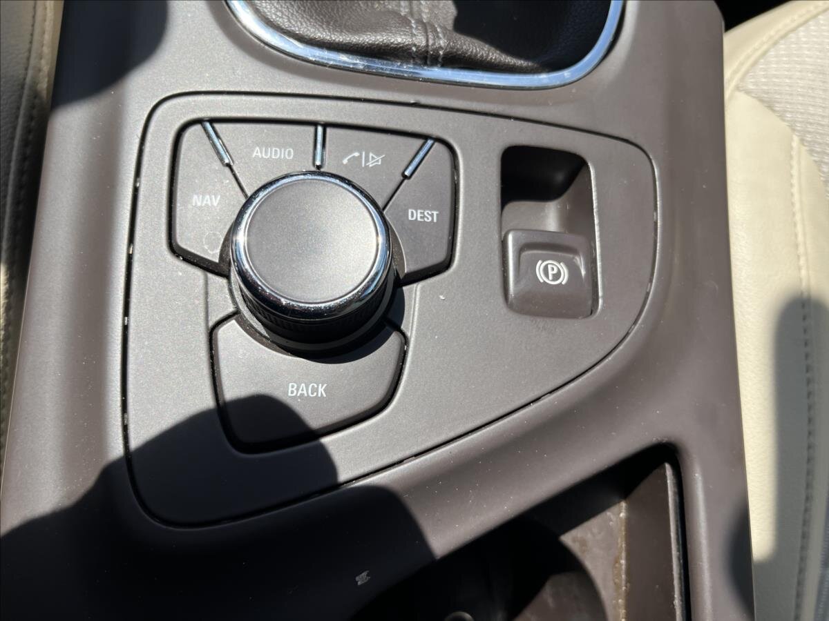 Opel Insignia Kombi 2,0 l 118 kw