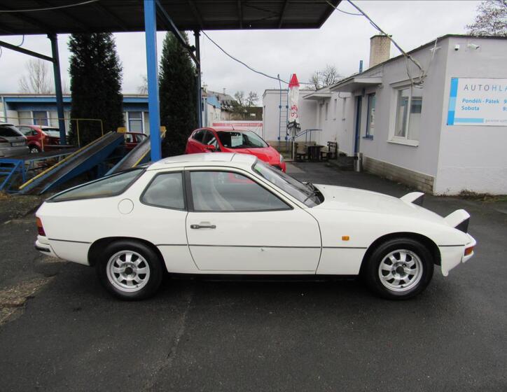 Porsche 924 8
