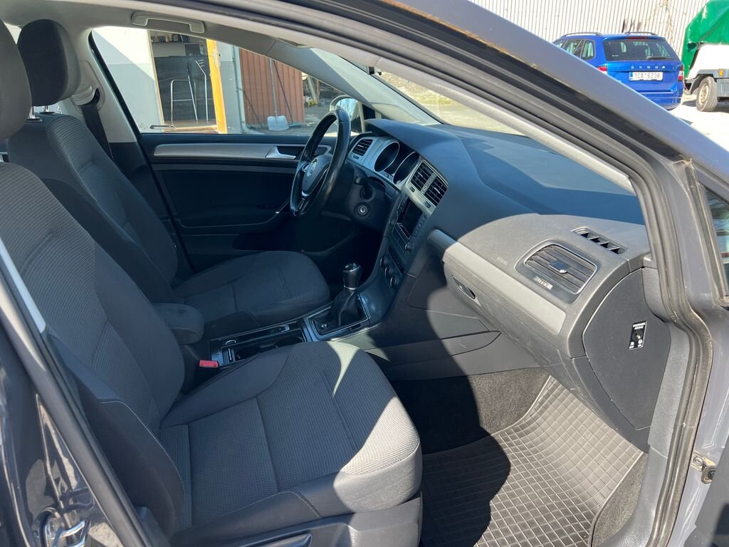 Volkswagen Golf Kombi 1,6 l 77 kw