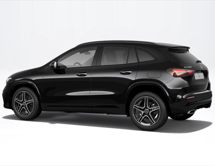 Mercedes-Benz GLA SUV / Terénní 1,3 l 120 kw