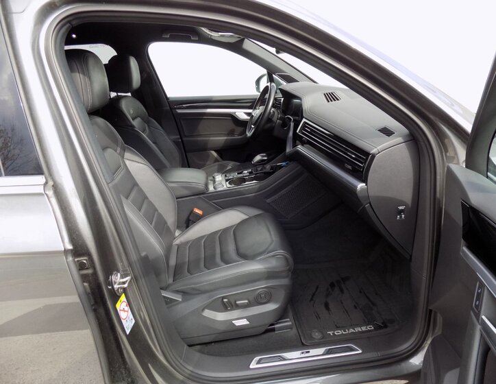 Volkswagen Touareg SUV / Terénní 3,0 l 210 kw