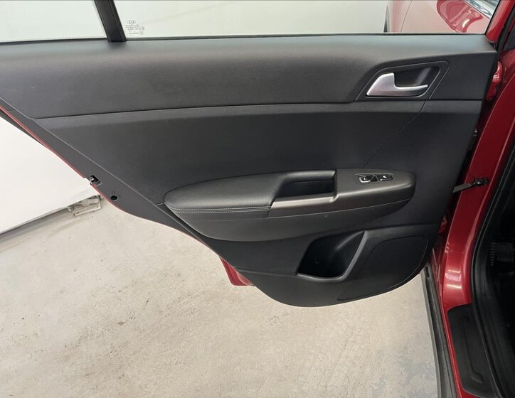 KIA Sportage SUV / Terénní 2,0 l 100 kw