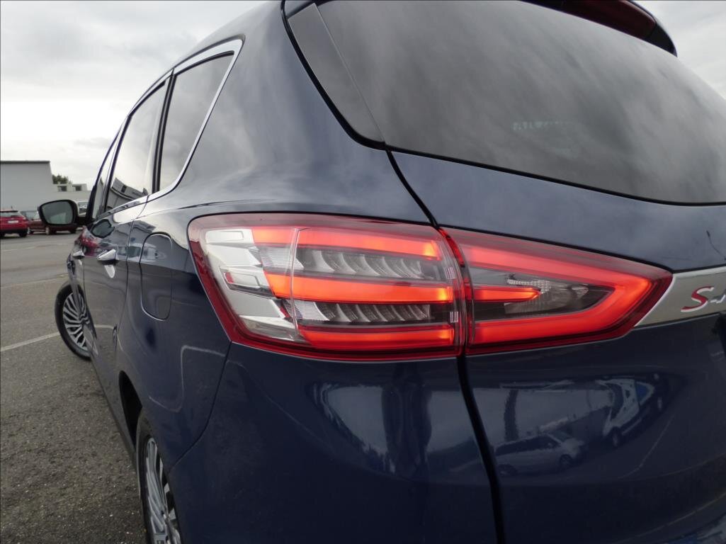 Ford S-MAX MPV 2,0 l 110 kw