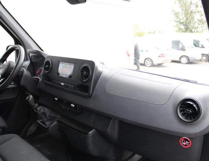 Mercedes-Benz Sprinter 10