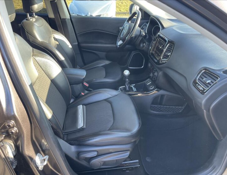 Jeep Compass 13