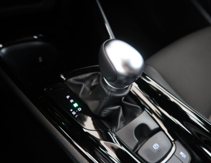 Toyota C-HR SUV 2,0 l 112 kw