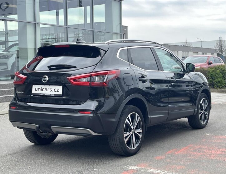 Nissan Qashqai SUV / Terénní 1,3 l 103 kw