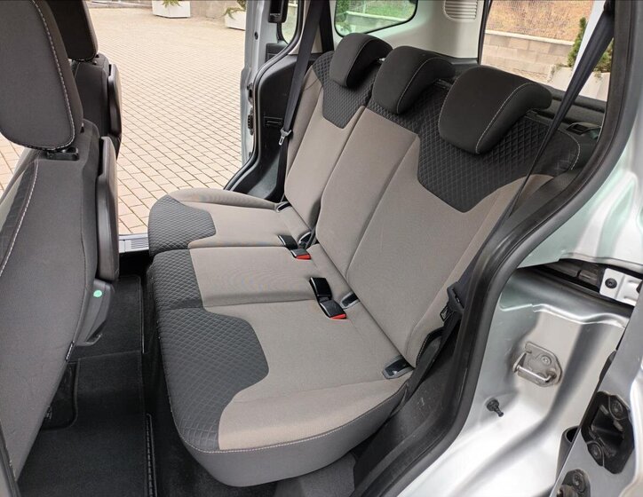 Ford Tourneo Courier MPV 1,5 l 55 kw