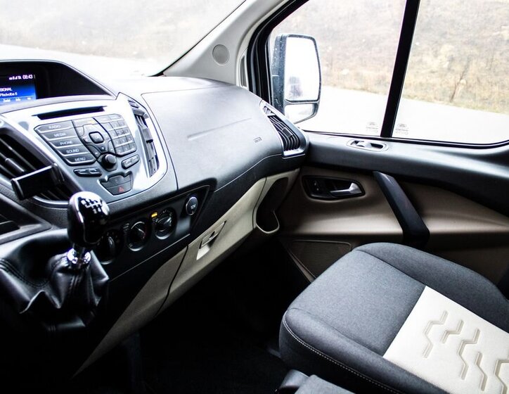 Ford Tourneo Custom 15