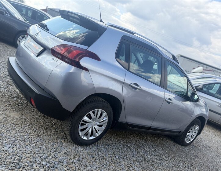 Peugeot 2008 SUV / Terénní 1,2 l 81 kw