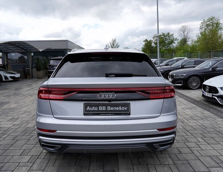 Audi Q8 SUV / Terénní 3,0 l 250 kw