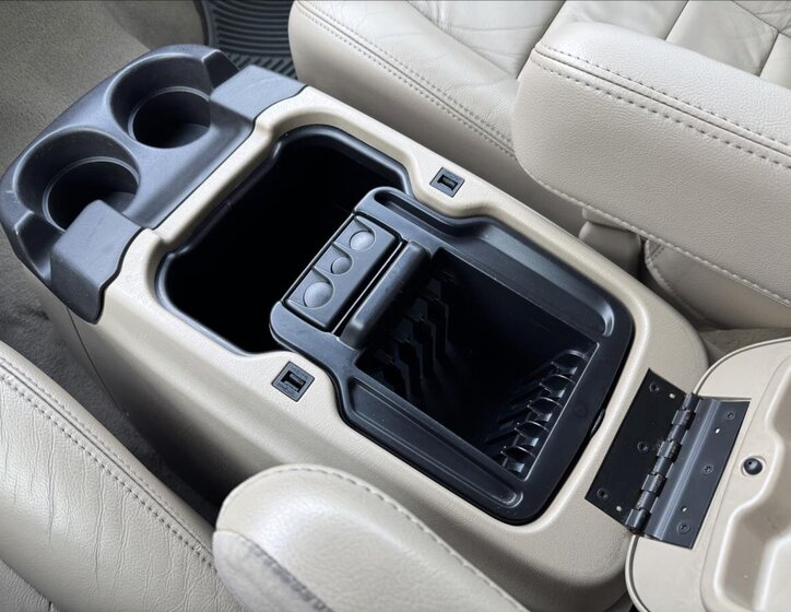 Ford Excursion SUV 6,0 l 239 kw