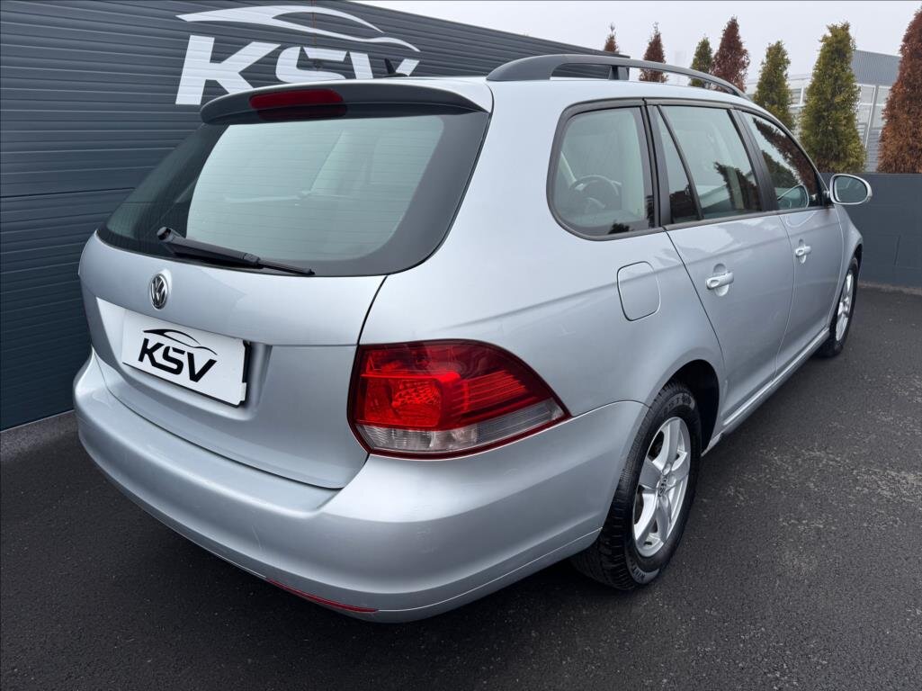 Volkswagen Golf Kombi 1,6 l 77 kw