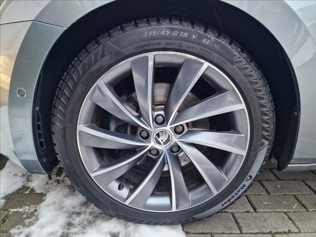 Škoda Superb Liftback 2,0 l 140 kw