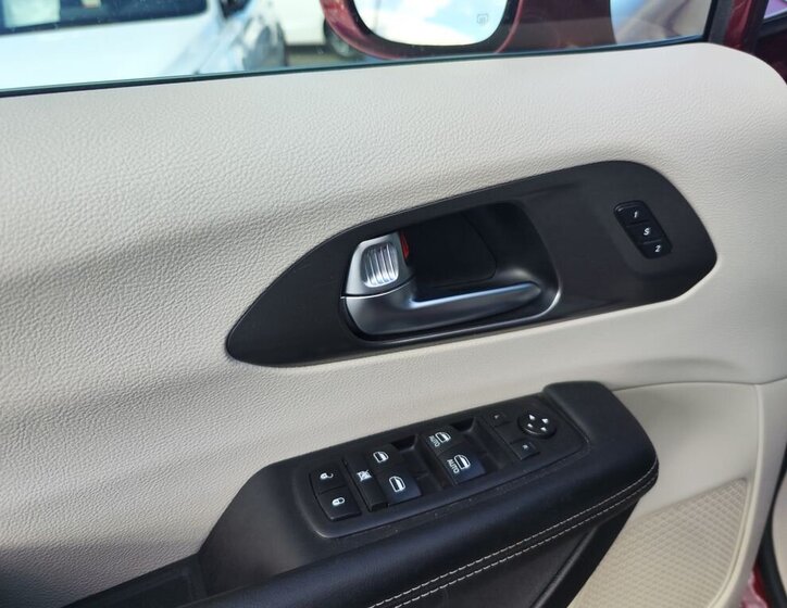 Chrysler Pacifica MPV 3,6 l 214 kw