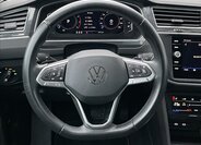 Volkswagen Tiguan 8