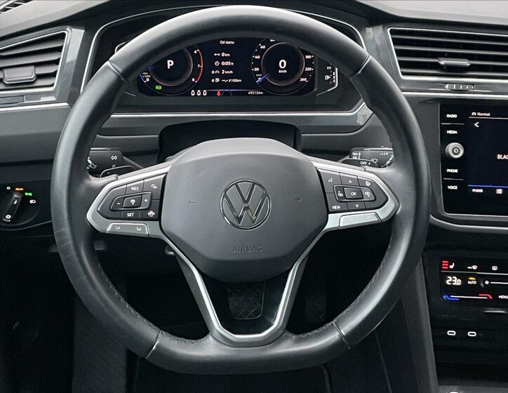 Volkswagen Tiguan 8