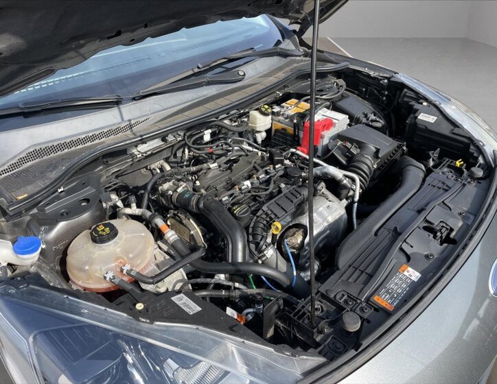 Ford Kuga SUV / Terénní 1,5 l 88 kw