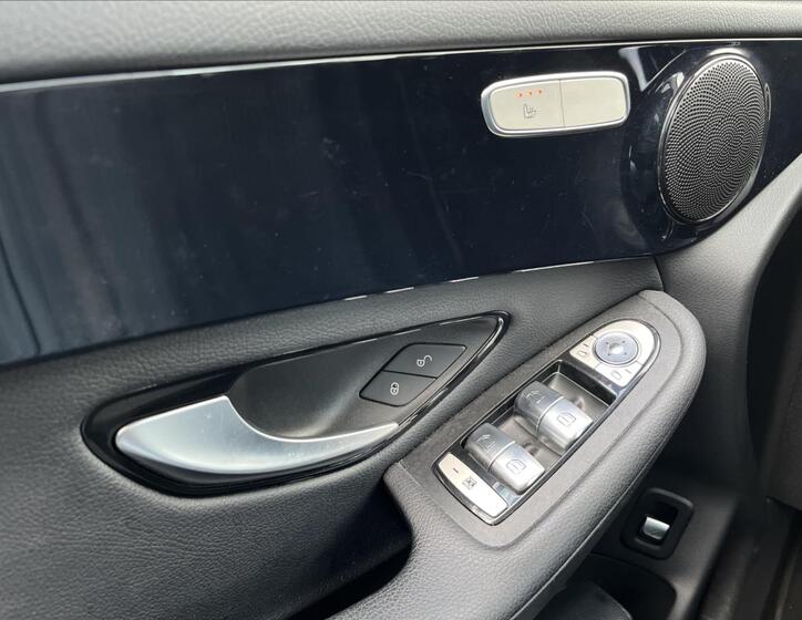 Mercedes-Benz GLC 12