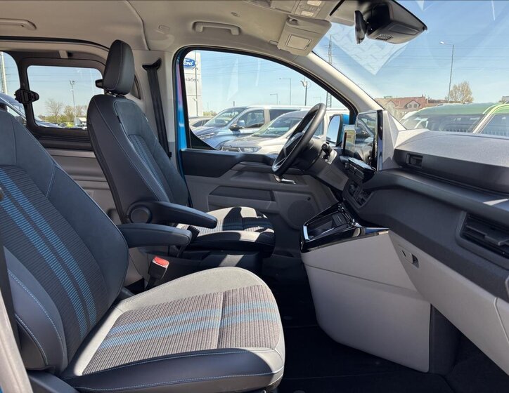 Ford Tourneo Custom Kombi 2,5 l 171 kw