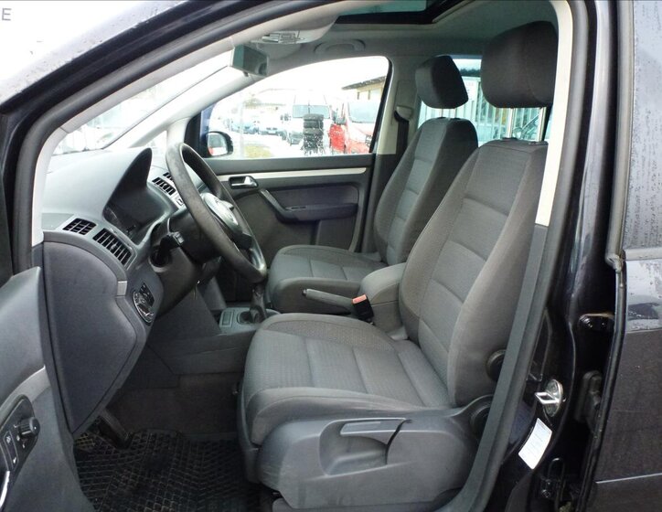 Volkswagen Touran Kombi 2,0 l 100 kw