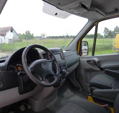 Mercedes-Benz Sprinter 11