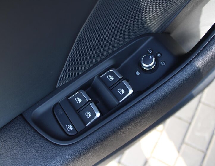 Audi S3 Hatchback 2,0 l 221 kw