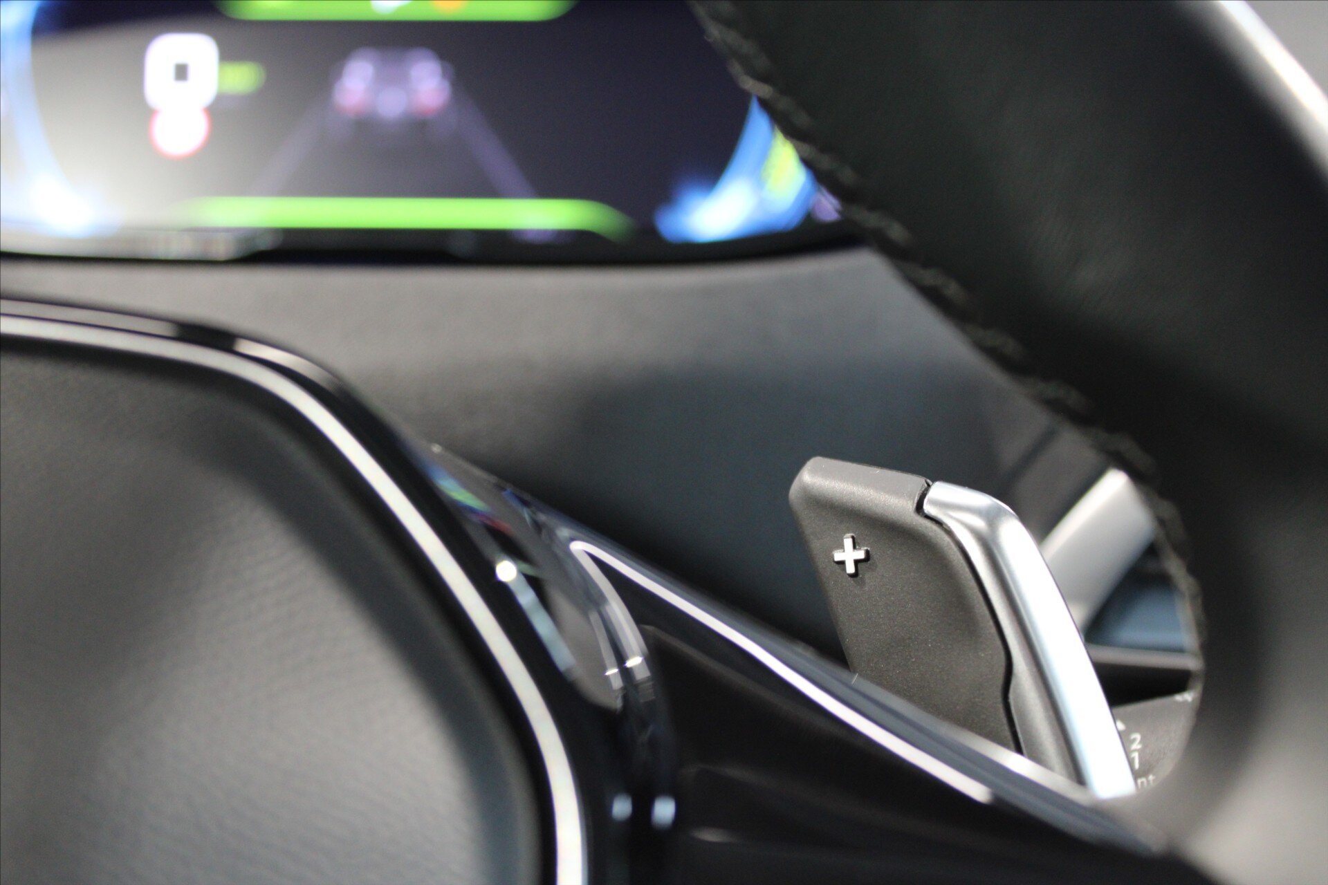 Peugeot 3008 SUV 1,6 l 165 kw