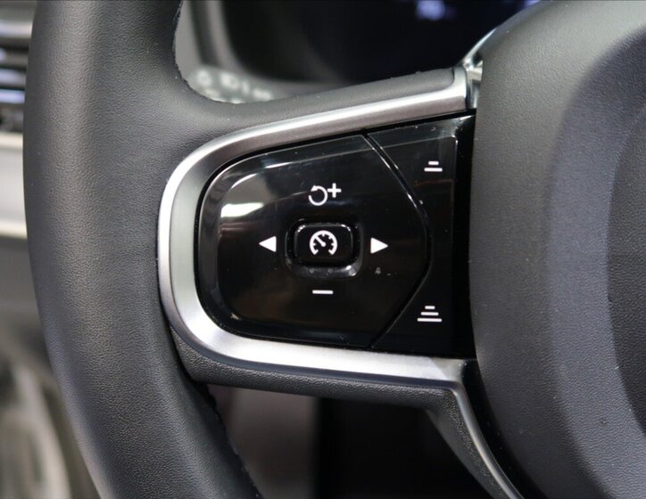 Volvo XC90 SUV 2,0 l 173 kw