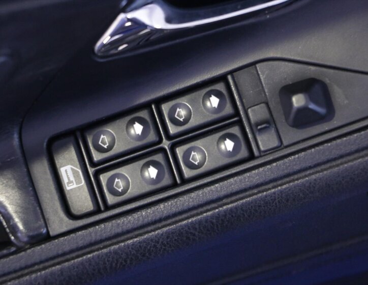 BMW Řada 8 Kupé 5,6 l 280 kw