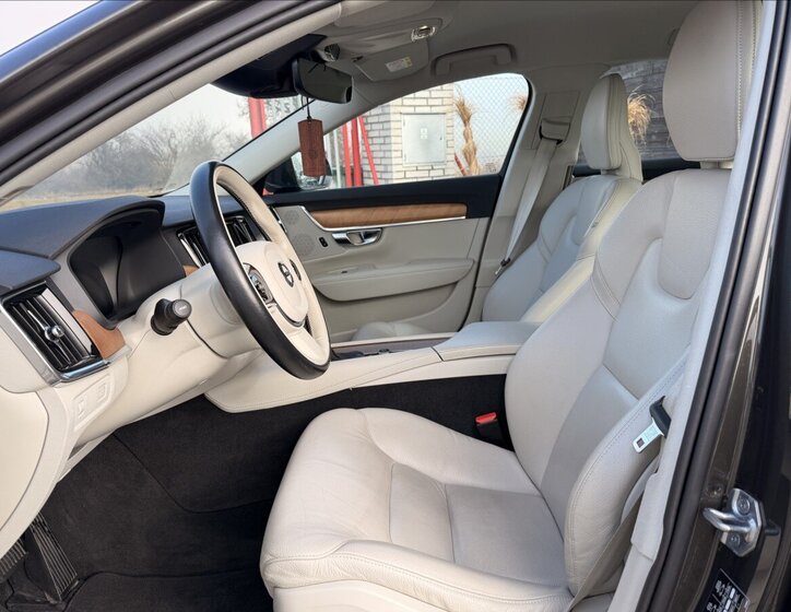 Volvo V90 Kombi 2,0 l 110 kw