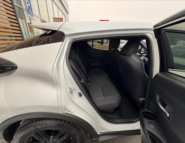 Toyota C-HR Hatchback 1,8 l 72 kw