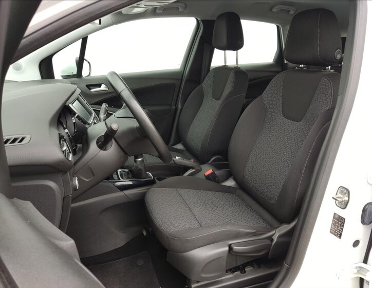 Opel Crossland X SUV 1,2 l 61 kw