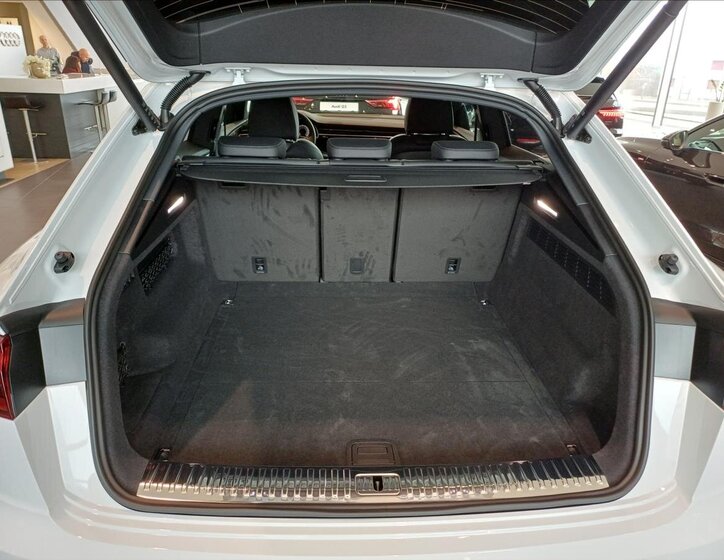 Audi Q8 SUV 3,0 l 210 kw