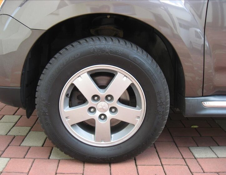 Mitsubishi Outlander 38